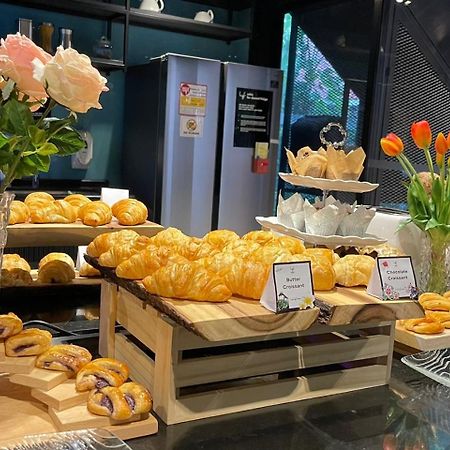 Hotel Lyf Sukhumvit 8 Bangkok Zewnętrze zdjęcie
